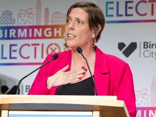 'Can you throw them out?' Moment fuming Jess Phillips scolds aggressive hecklers