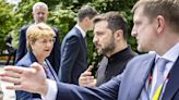 Le président ukrainien Volodymyr Zelensky en visite sur le front dans la région de Donetsk