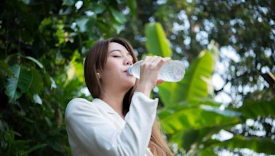 健康網》喝水也能瘦！營養師揭8杯水減肥法 宋慧喬也照做 - 自由健康網