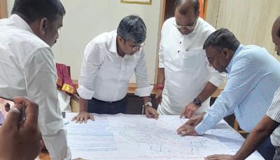 Komatireddy urges NHAI chairman to sanction new projects, speed up pending ones