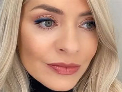 Holly Willoughby approved £8 'lengthening' L'Oreal mascara is on sale at Amazon