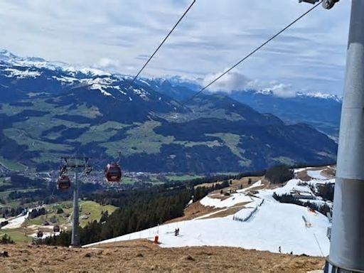 Tirol: Deutsche prallt mit Gleitschirm gegen Seilbahn – tot