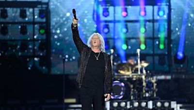 Def Leppard, Journey and Steve Miller romp through five hours of rock sing-alongs