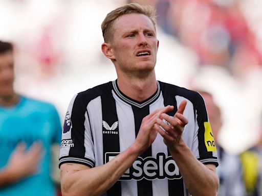 Howe must bin Newcastle dud who's worth £67m less than Isak
