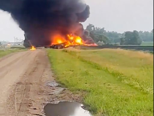 Shelter-in-place order briefly issued at North Dakota derailment site, officials say