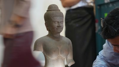 Camboya acoge estatuas centenarias saqueadas del país y devueltas por el Met