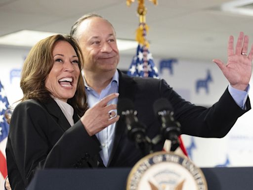 Kamala ataca Trump em discurso enérgico e diz que já lidou com "criminosos de todos os tipos"