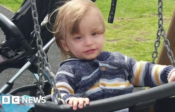 Bronson Battersby: Boy found with dead father died of dehydration