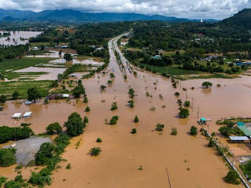 Flooding in Thailand maroons thousands in northern province