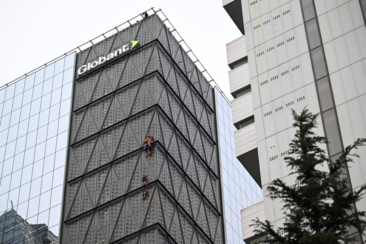 Police arrest daredevil in Argentina jersey for attempting to climb 30-storey skyscraper without ropes