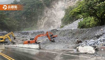 雨炸花蓮鐵公路一度都斷！今晨提早搶通