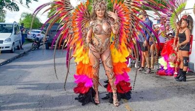 Rihanna brilla en el Carnaval de Barbados con un look increíble