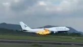 飛機剛起飛！嘉魯達印尼航空客機「引擎噴出火焰」畫面曝