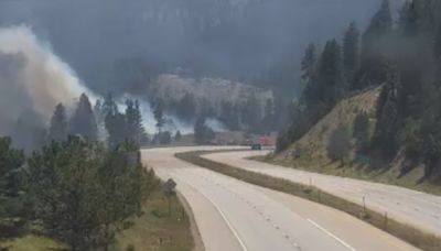 Jefferson County wildfire closes U.S. 285, residents evacuated