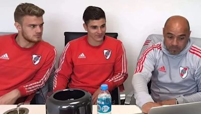 Jugó y dirigió diez años en River, pasó por la Primera Nacional y confiesa: “No tiro manteca al techo, necesito trabajar para vivir”