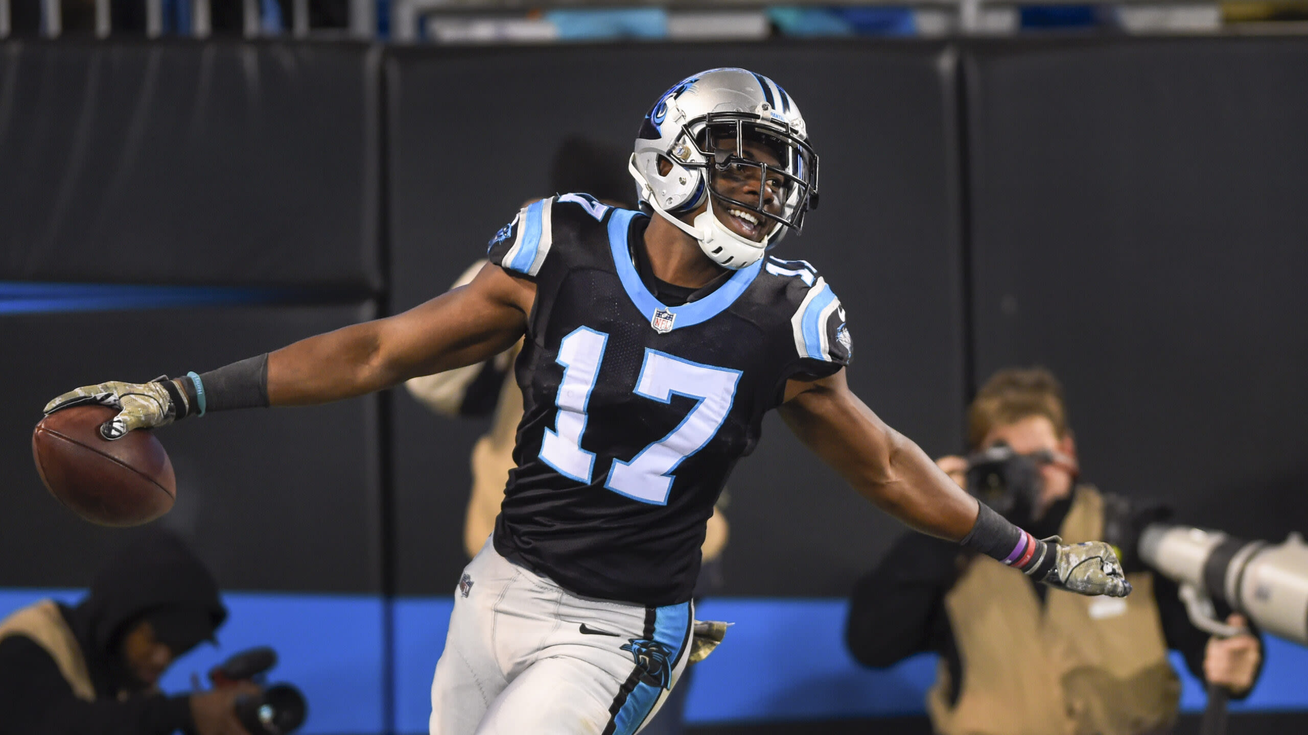 Former Panthers WR Devin Funchess makes history by signing pro basketball contract