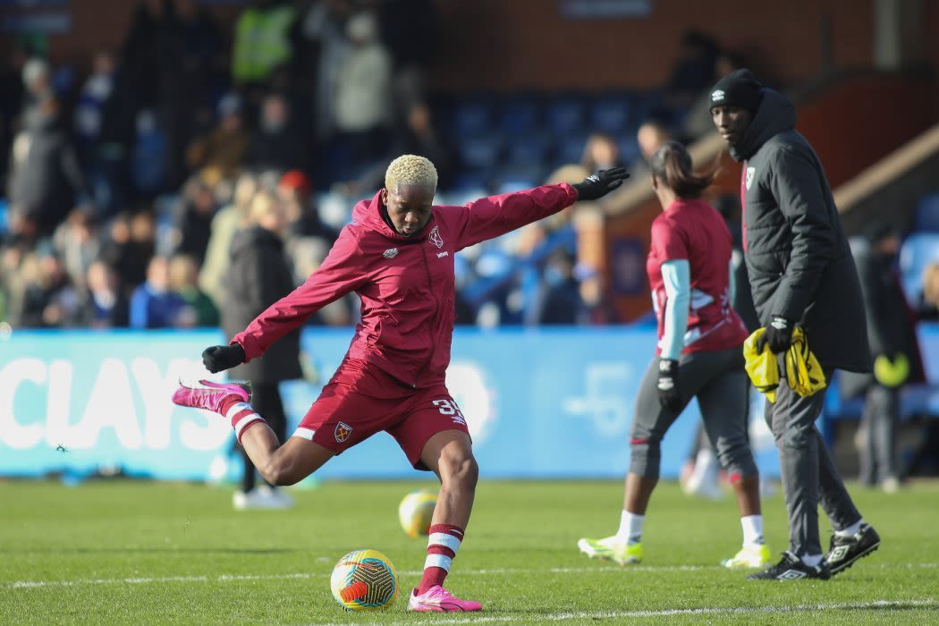 Charlton Athletic sign West Ham United forward Ademiluyi on loan