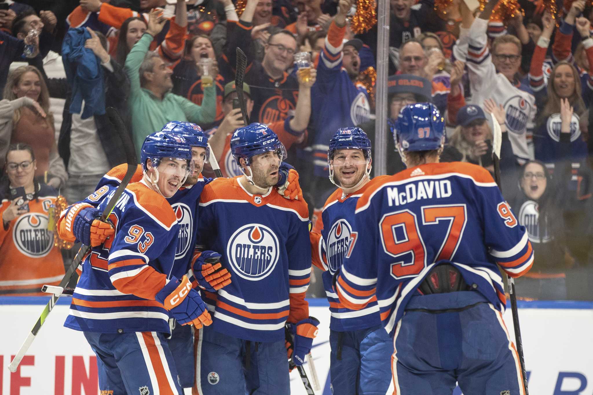 Draisaitl scores twice as Oilers beat Kings 4-3 to advance to 2nd round