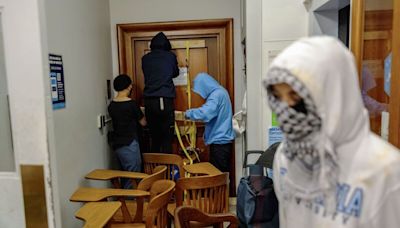 Columbia Students Occupy Building While Yale Clears Protest Encampment