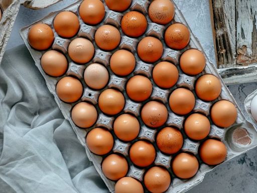 Por qué en Estados Unidos es obligatorio refrigerar los huevos y en América Latina y Europa no