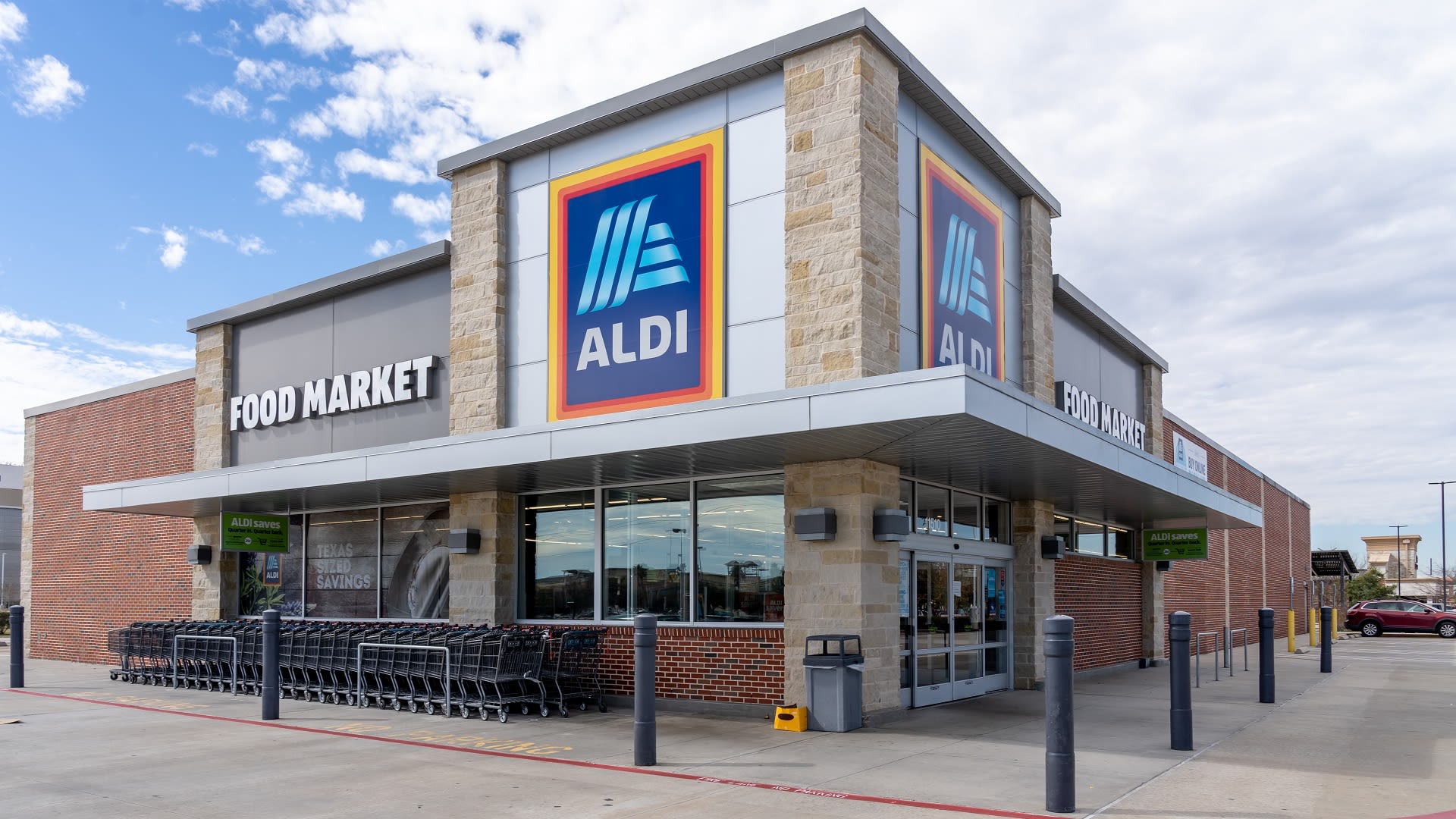5 Best Weekends of the Year To Shop at Aldi