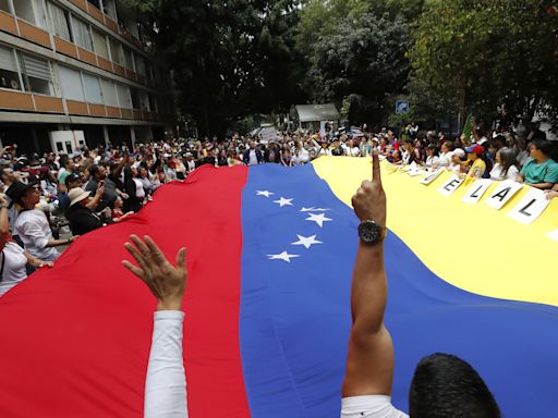 Cientos de venezolanos residentes en México acudieron a votar a su embajada