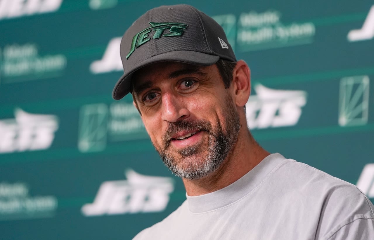 Jets’ Aaron Rodgers ‘(skipped) work to do drugs,’ host says | ‘Indefensible choice’