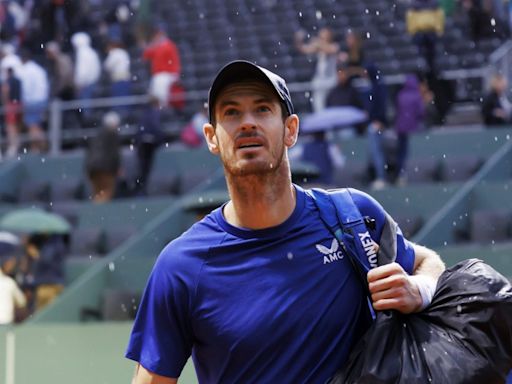 Andy Murray distracted by bizarre weather as he heads for defeat on ATP return