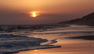 Estas es la playa más larga de España: 28 kilómetros de longitud en mitad de un parque natural y nacional