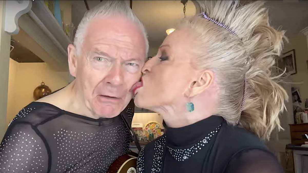 Robert Fripp and Toyah Lick Their Way Through Iggy & The Stooges “Search and Destroy”: Watch