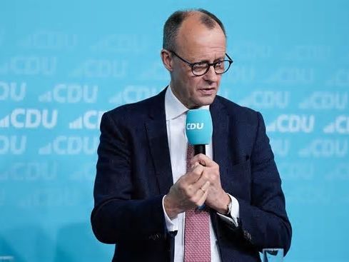 Friedrich Merz: Migrant*­innen müssen tolerant gegenüber Homo­sexuellen sein