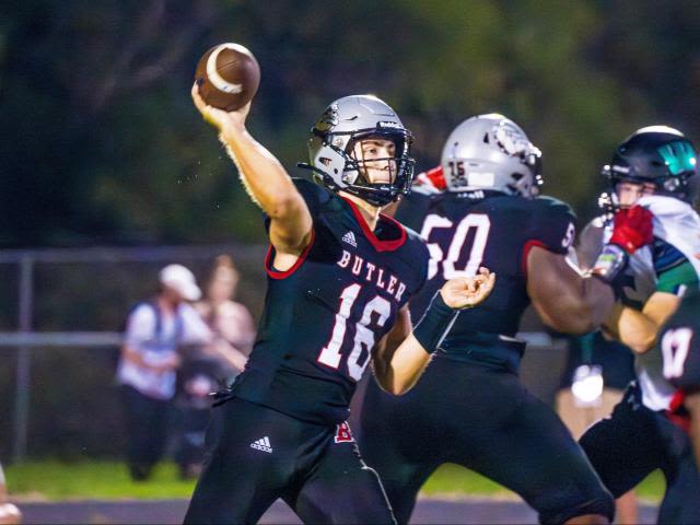 Butler QB Zachary Lawrence commits to UMass