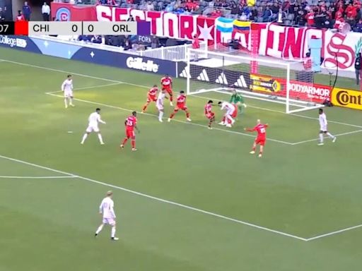 El insólito gol del uruguayo Facundo Torres para Orlando City contra Chicago Fire en la MLS