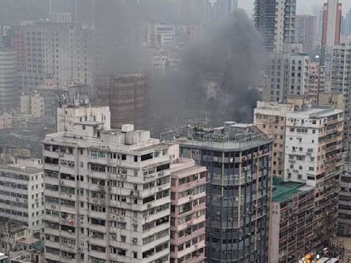 佐敦廟街唐樓起火傳爆炸聲 濃煙席捲半空 有居民吸入濃煙不適