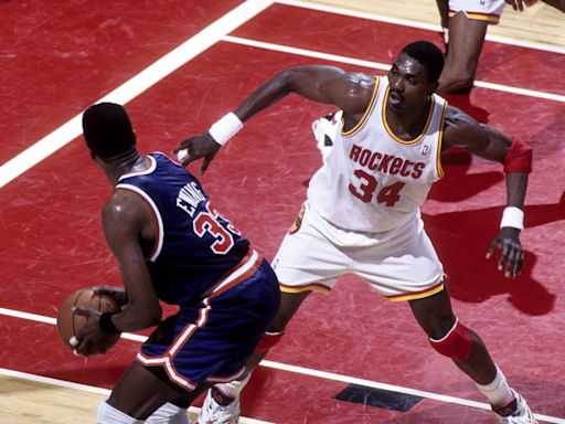 Rockets honor Hakeem Olajuwon as best defender in team history