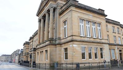 Paisley woman avoids jail after following schoolgirls with broken glass bottle