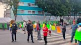 Comerciantes bloquean avenida Circunvalación en Venustiano Carranza