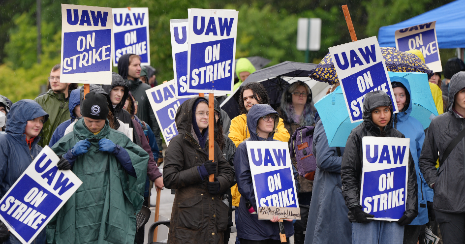 Hundreds of WWU student employees strike amid University contract negotiations