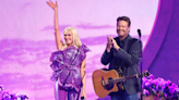 Blake Shelton and Gwen Stefani Show Off Their Chemistry in Captivating Duet