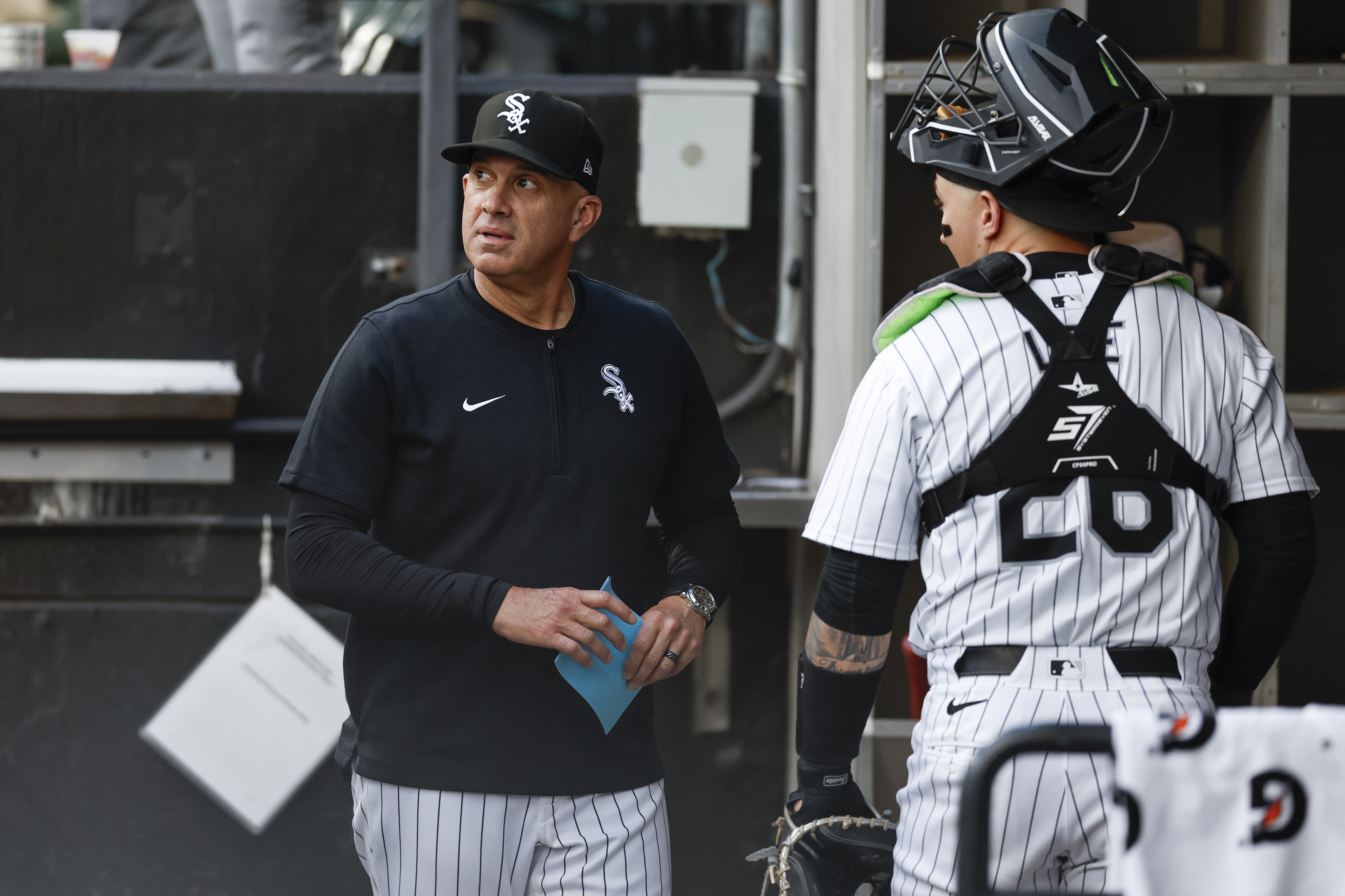 White Sox fall 14-2 and get no-hit into 6th inning for franchise-record 14th straight loss