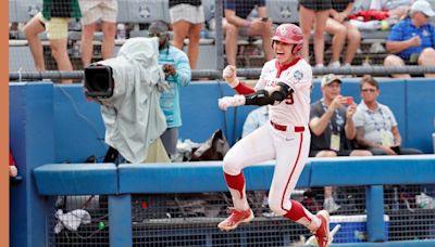 OU softball roars past Duke in WCWS opener after Kinzie Hansen's two-run home run