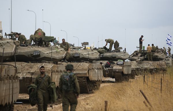 Israel poised for Hezbollah war: "The situation here must change"