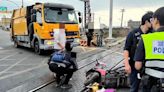 老翁路口遭垃圾車撞飛 連人帶車噴平交道亡