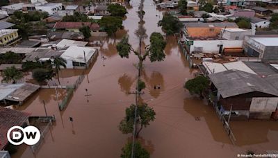 Desastres ambientais elevam número de deslocados no Brasil – DW – 15/05/2024