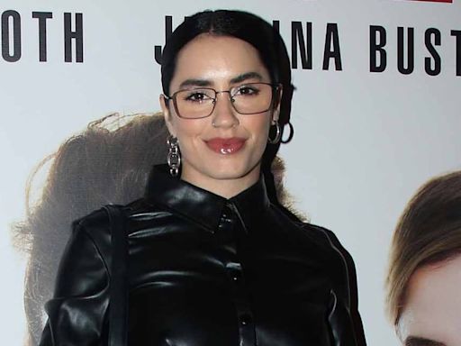 En total cuero, Lali Espósito se lució al mejor estilo Gatúbela en la premiere de una película