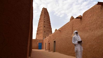 Tourist paradise no more? Niger's historic 'gateway to the desert' on the brink of collapse amid flooding