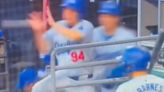 MLB: ¿Ohtani, en peligro? Bat boy de Dodgers reacciona a tiempo para salvar al beisbolista (VIDEO)