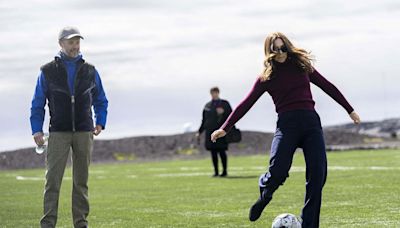 Mary et Frederik X : partie de foot endiablée avec leurs enfants au Groenland