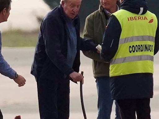 El Rey Juan Carlos regresa a España dos semanas después de su última visita. Así ha sido su llegada a Vigo