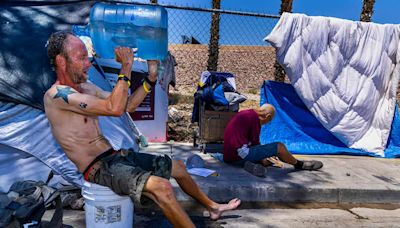 Las Vegas se enfrenta a una de las olas de calor más extremas de su historia: han tenido que instalar centros de enfriamiento de emergencia